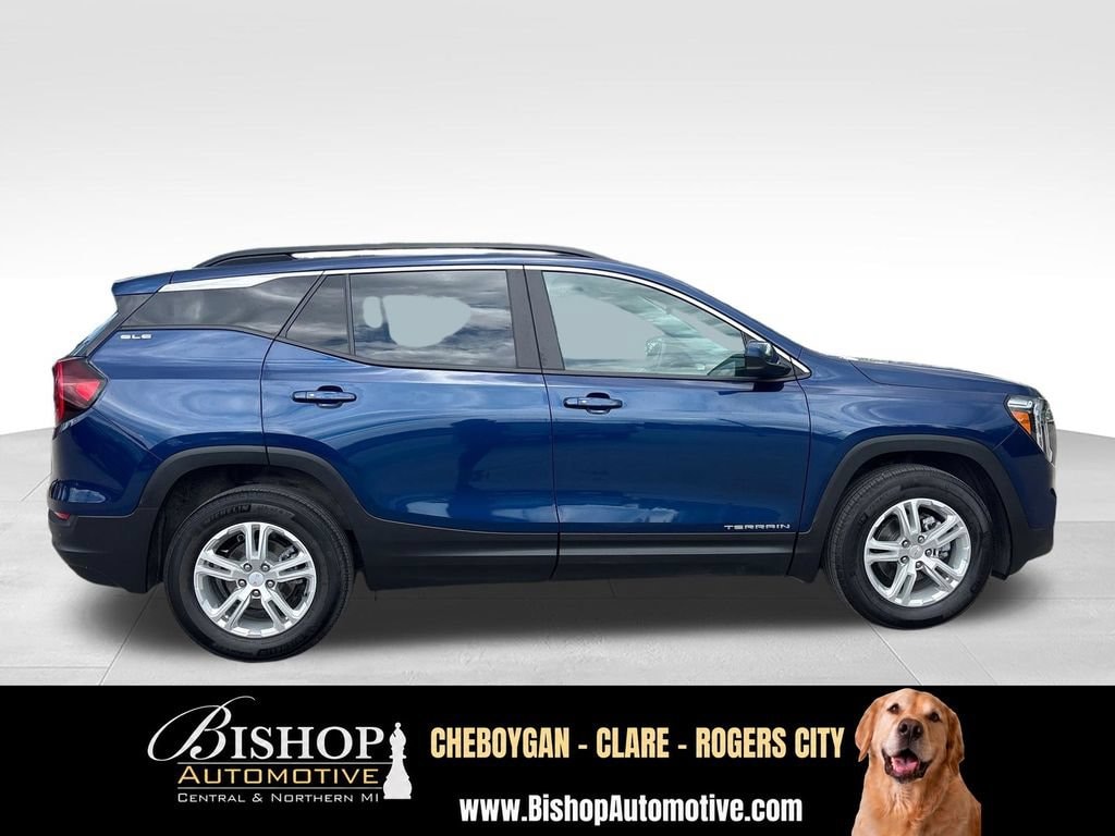 2022 GMC Terrain SLE image 11