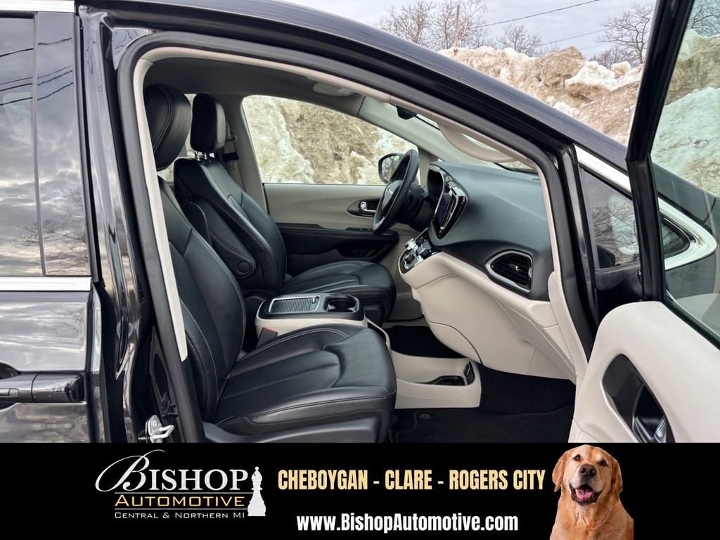 2023 Chrysler Pacifica Touring L - Photo 26