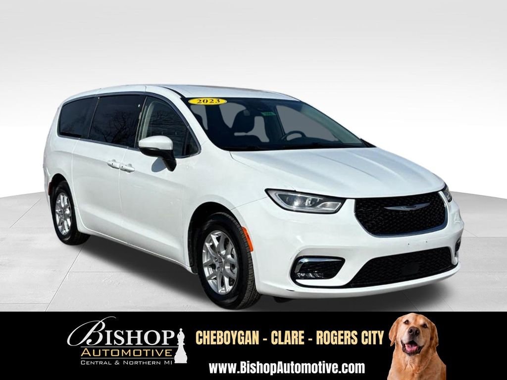 2023 Chrysler Pacifica Touring L image 15