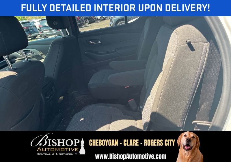 2023 Chevrolet Traverse LT Cloth image 3