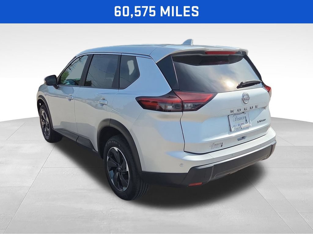 2024 Nissan Rogue SV vehicle photo 4