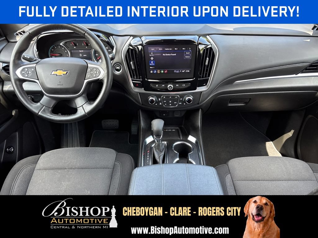 2023 Chevrolet Traverse LT Cloth image 3