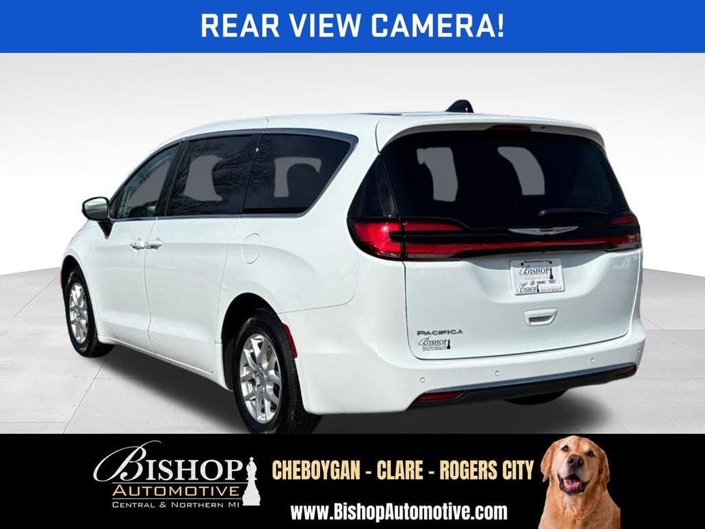 2023 Chrysler Pacifica Touring L image 11