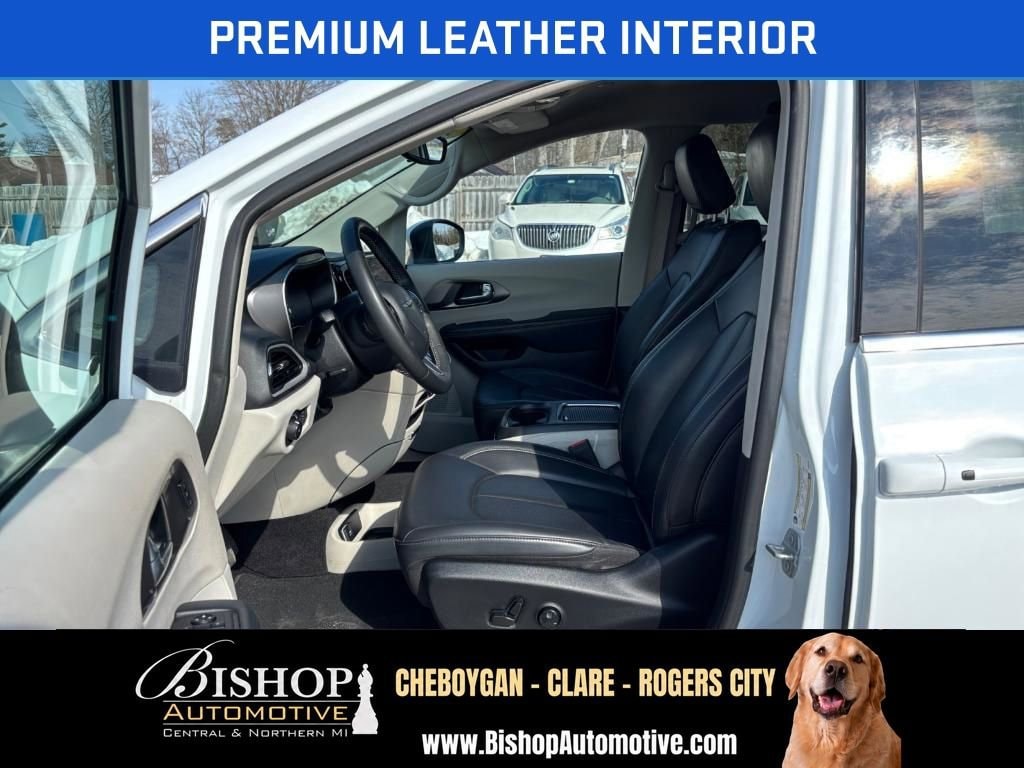 2023 Chrysler Pacifica Touring L image 5