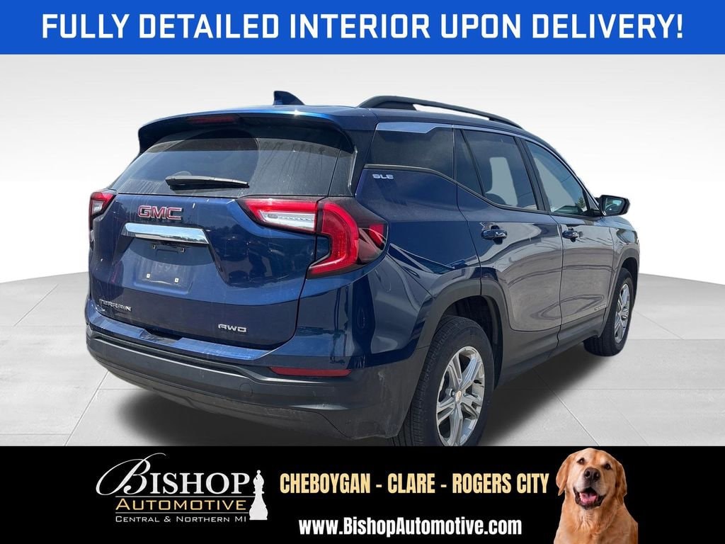 2022 GMC Terrain SLE image 3