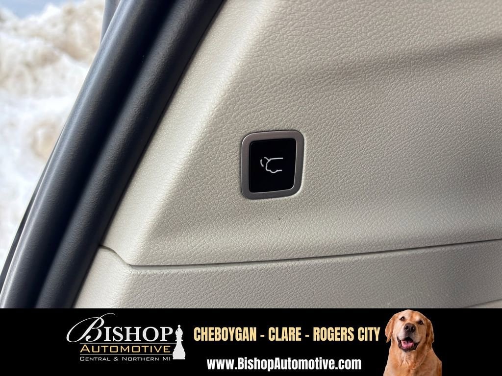 2023 Chrysler Pacifica Touring L - Photo 17