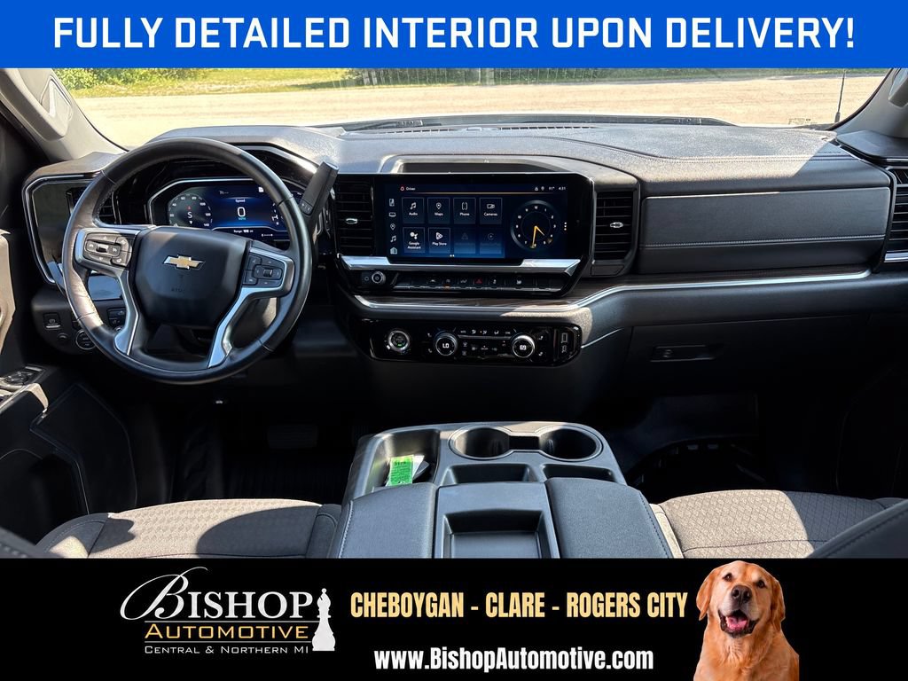 2023 Chevrolet Silverado 1500 LT vehicle photo 3