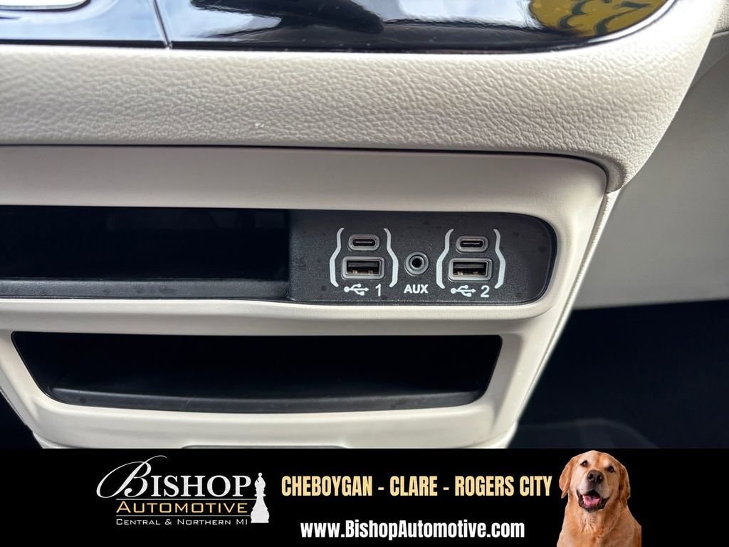 2023 Chrysler Pacifica Touring L - Photo 15