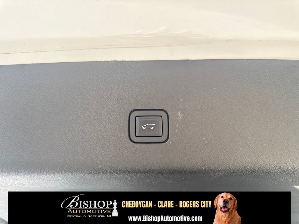2023 Chevrolet Traverse LT Cloth image 20