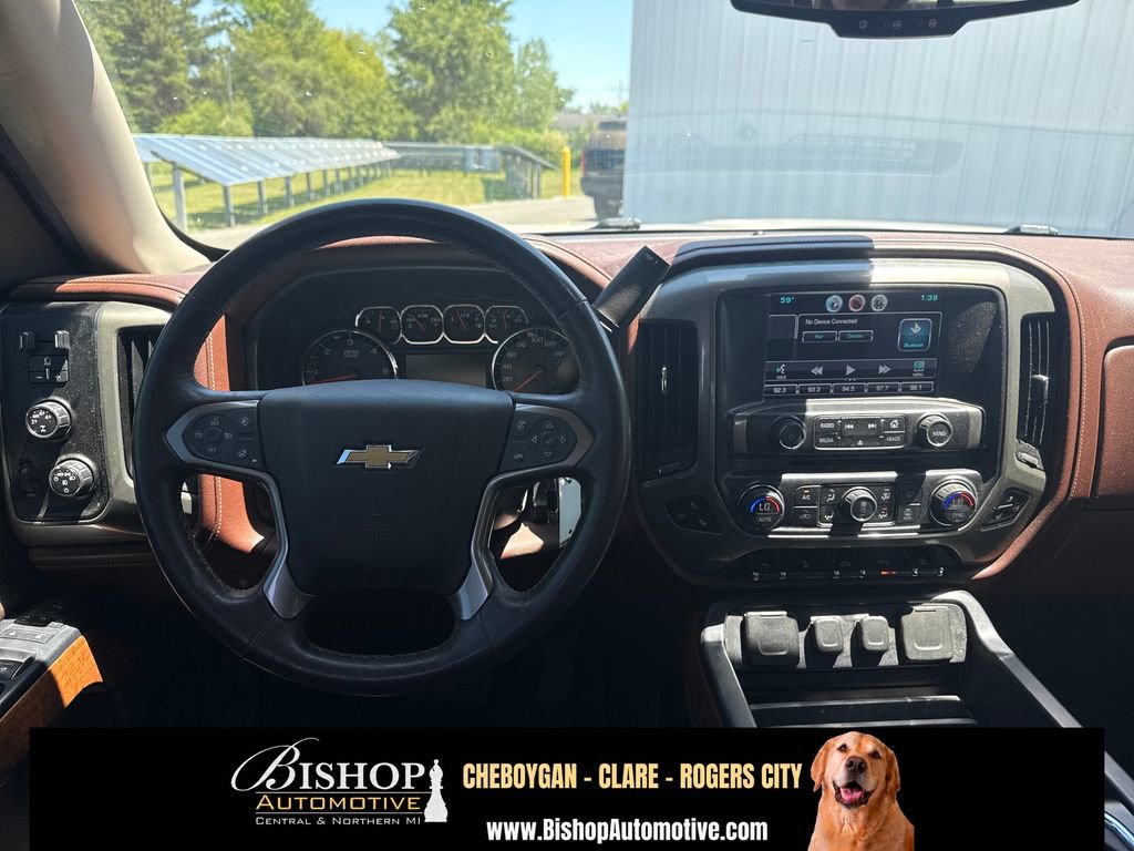 2015 Chevrolet Silverado 1500 High Country image 16