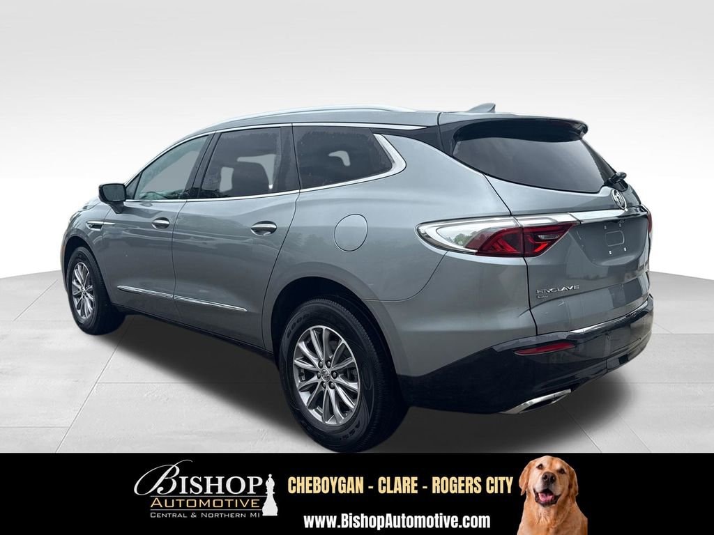 2023 Buick Enclave Essence image 10