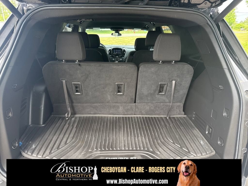 2023 Chevrolet Traverse LT Cloth image 7