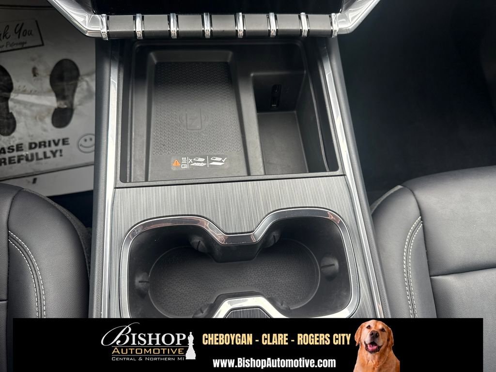 2024 GMC Acadia Elevation image 39