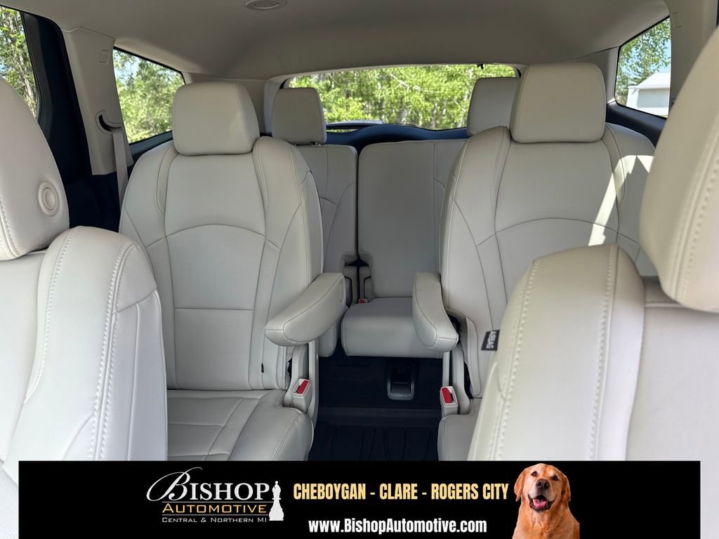 2023 Buick Enclave Essence image 6