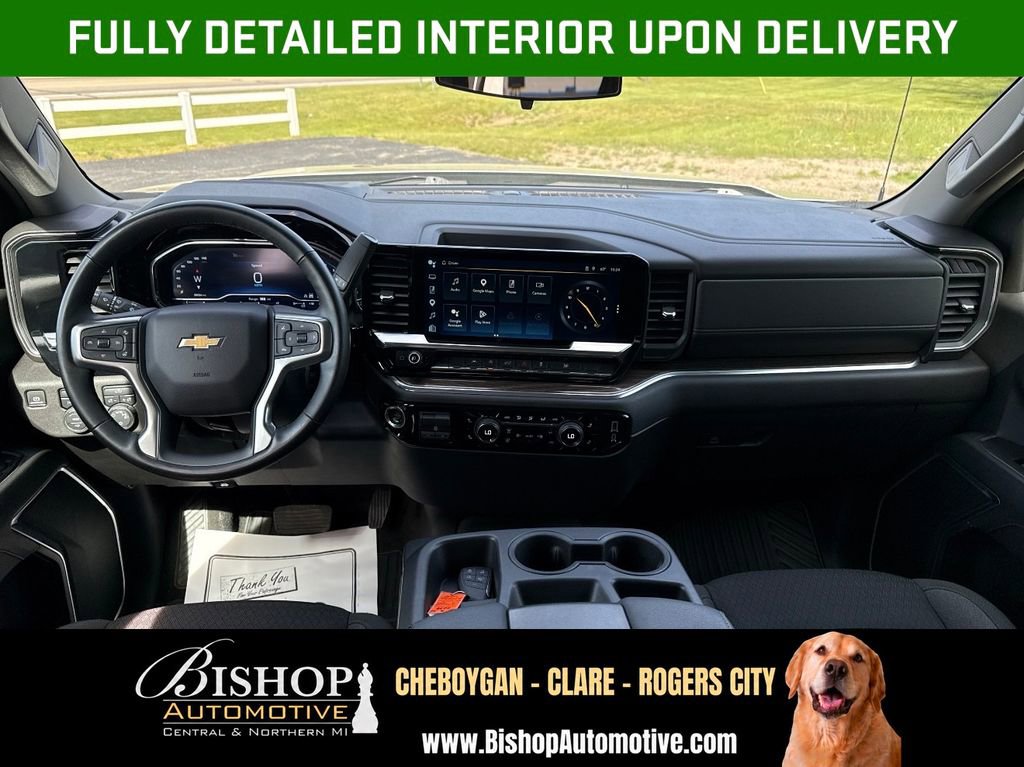 2025 Chevrolet Silverado 1500 LT image 3