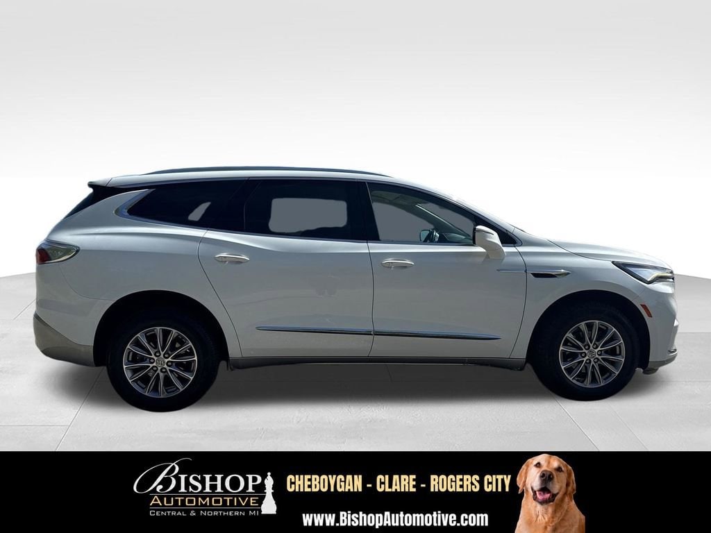 2023 Buick Enclave Essence image 12