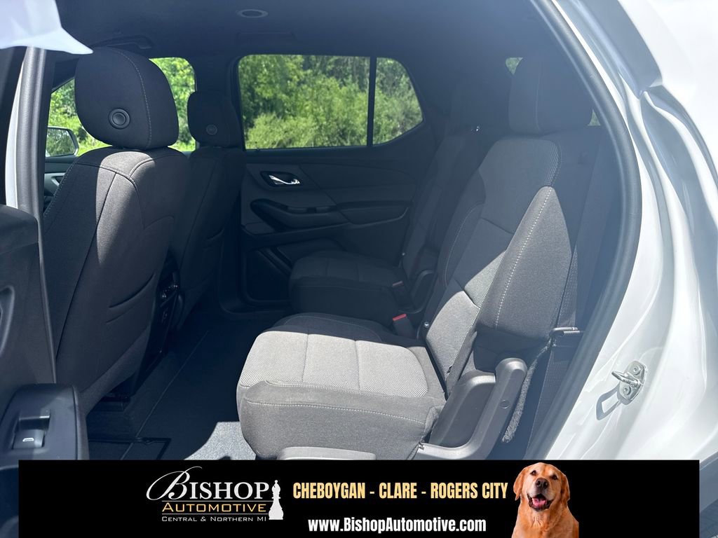 2023 Chevrolet Traverse LT Cloth image 16