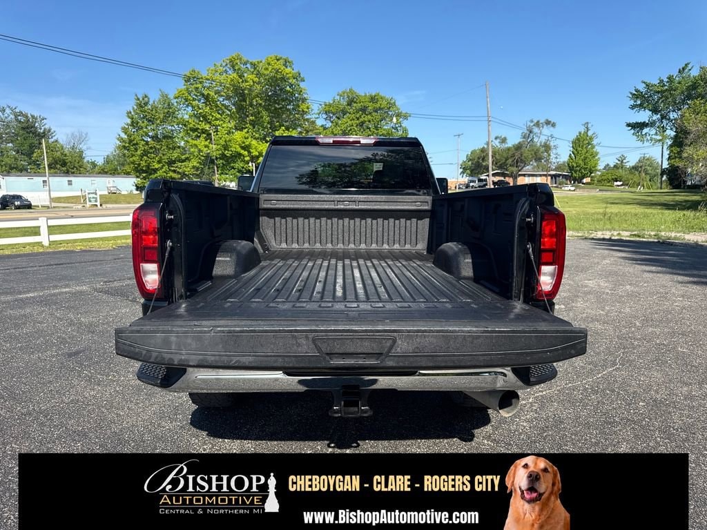 2024 GMC Sierra 3500 HD Pro image 8