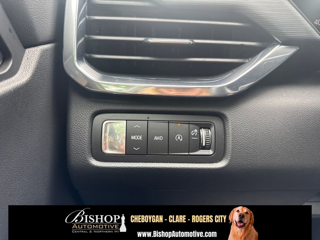 2024 GMC Acadia Elevation image 38