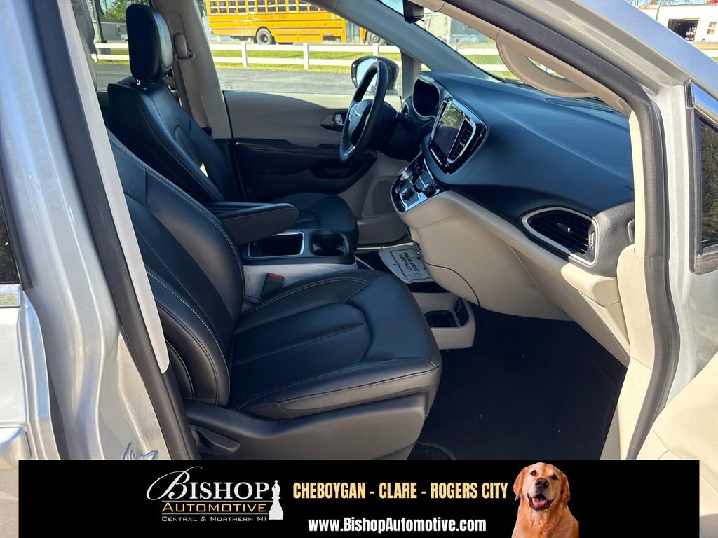 2024 Chrysler Pacifica Touring L image 19