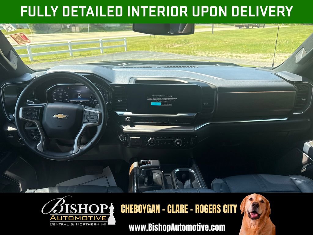 2023 Chevrolet Silverado 1500 High Country image 3