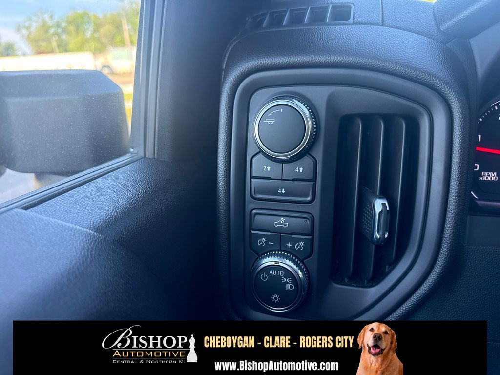 2024 GMC Sierra 3500 HD Pro image 21