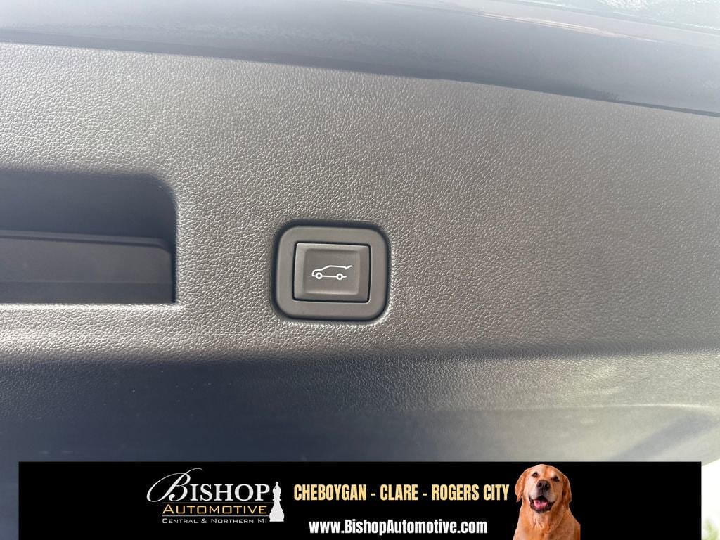2024 GMC Acadia Elevation image 37