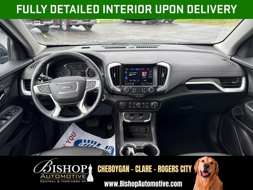 2023 GMC Terrain SLT vehicle photo 3