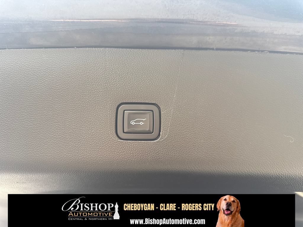 2023 Chevrolet Traverse LT Cloth image 21
