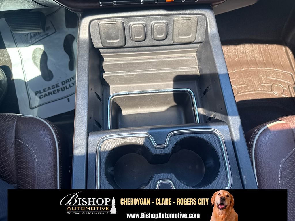 2015 Chevrolet Silverado 1500 High Country image 24