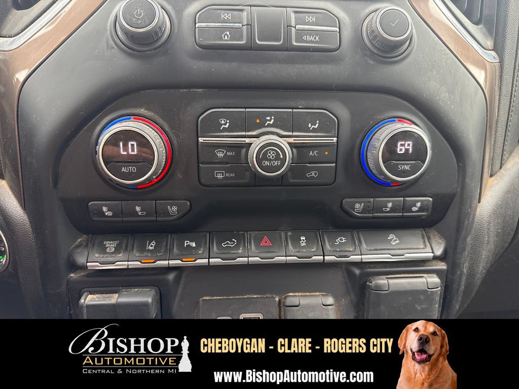 2022 Chevrolet Silverado 3500 HD High Country vehicle photo 3