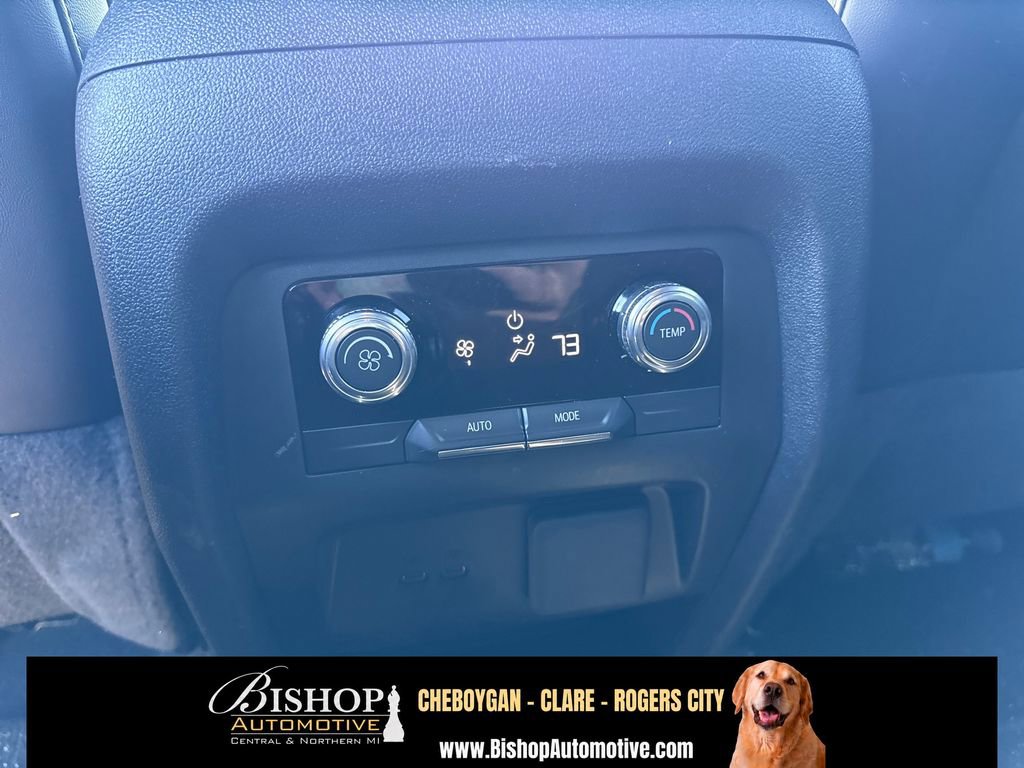 2024 GMC Acadia Elevation image 11