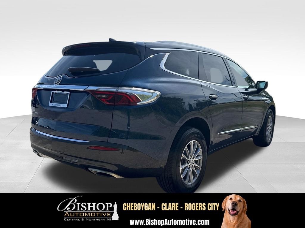 2023 Buick Enclave Essence image 11