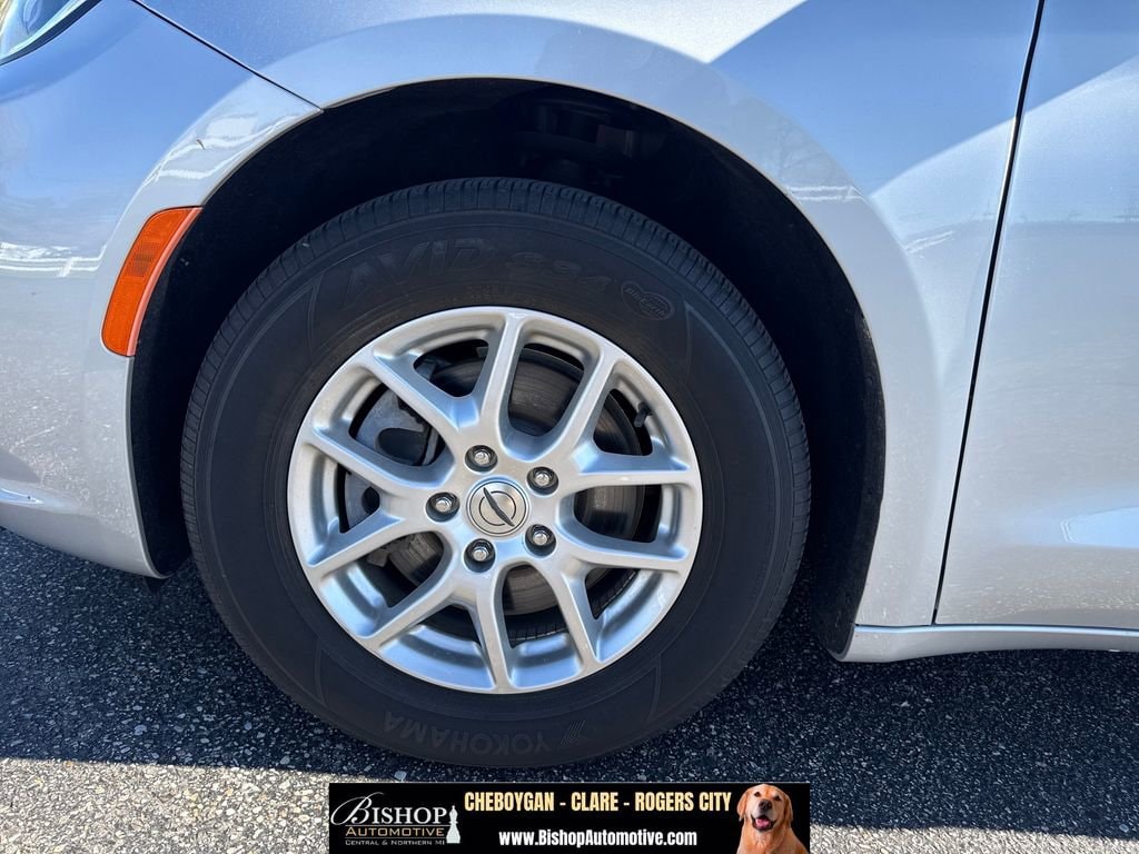2024 Chrysler Pacifica Touring L - Photo 38