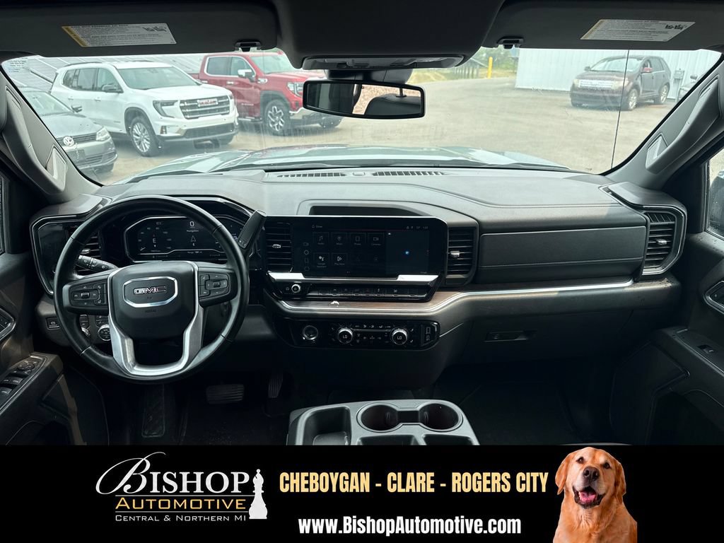2024 GMC Sierra 1500 SLT image 3