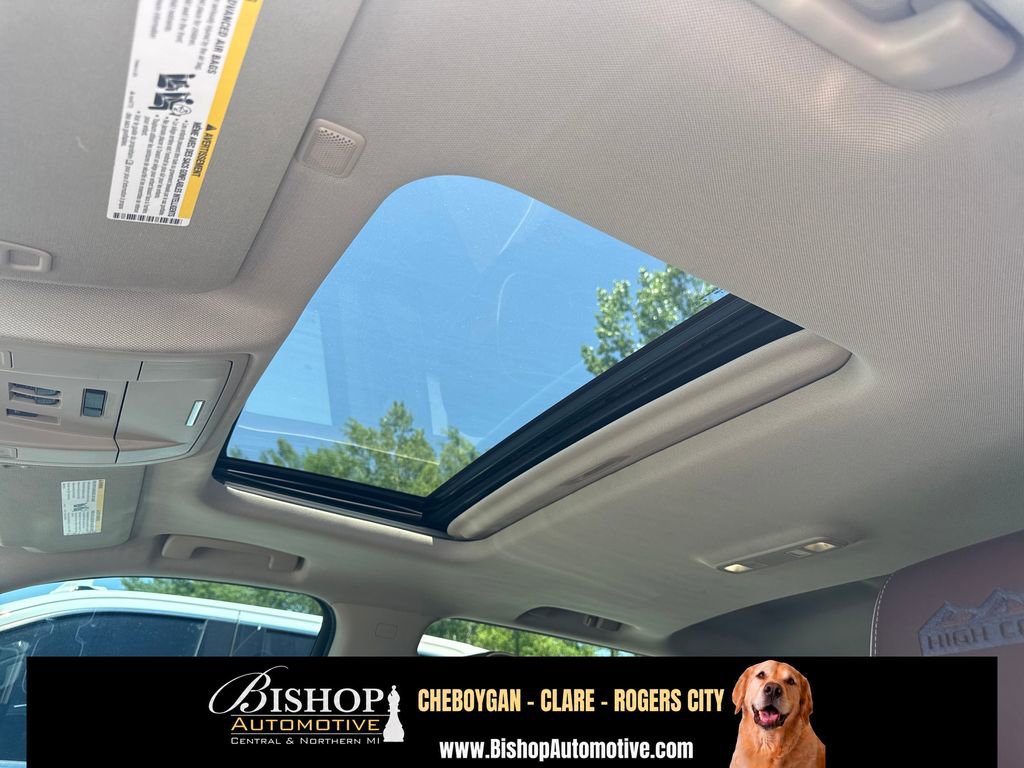 2015 Chevrolet Silverado 1500 High Country image 6
