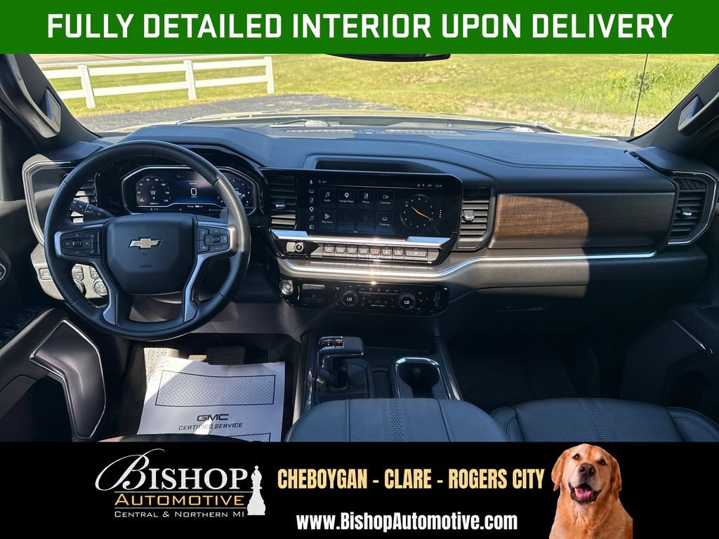 2023 Chevrolet Silverado 1500 High Country image 3