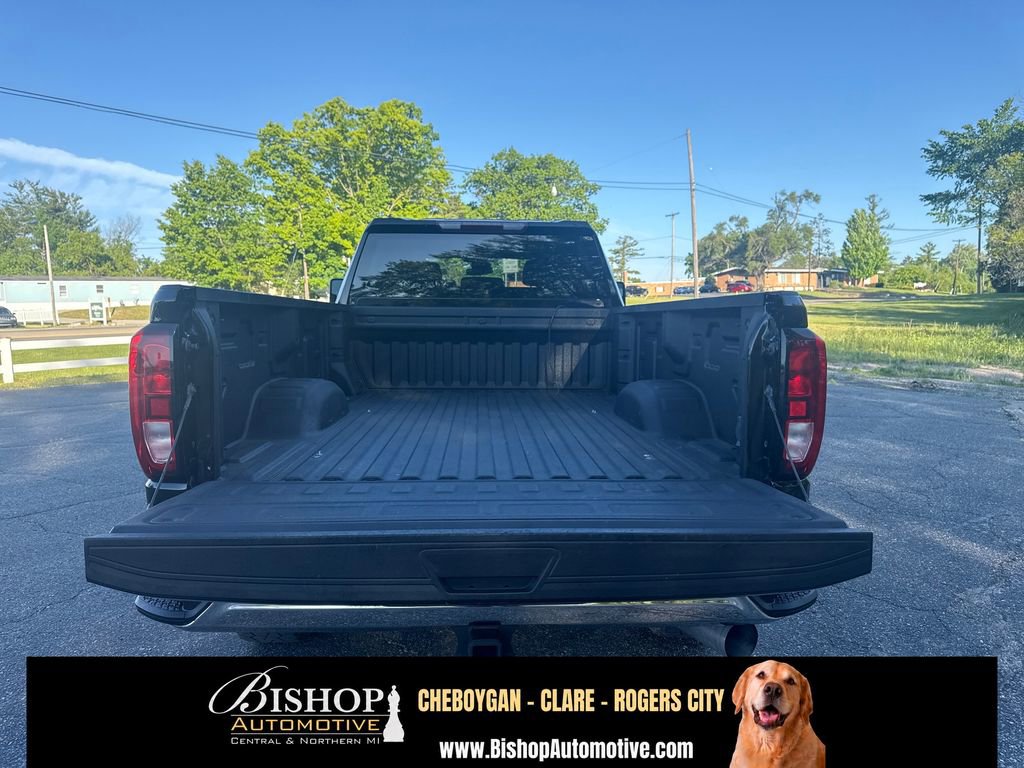 2024 GMC Sierra 3500 HD Pro image 8