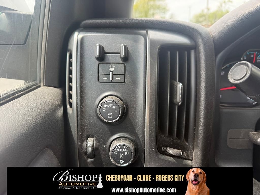 2017 Chevrolet Silverado 1500 LT image 11