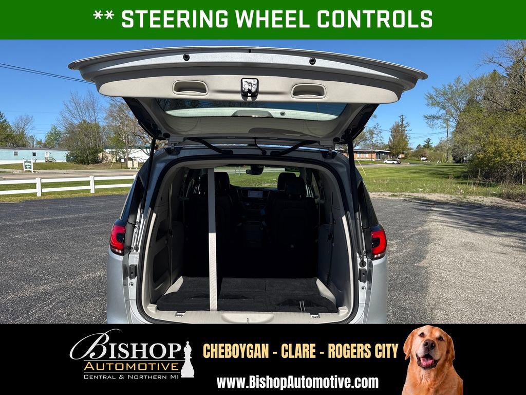 2024 Chrysler Pacifica Touring L - Photo 20