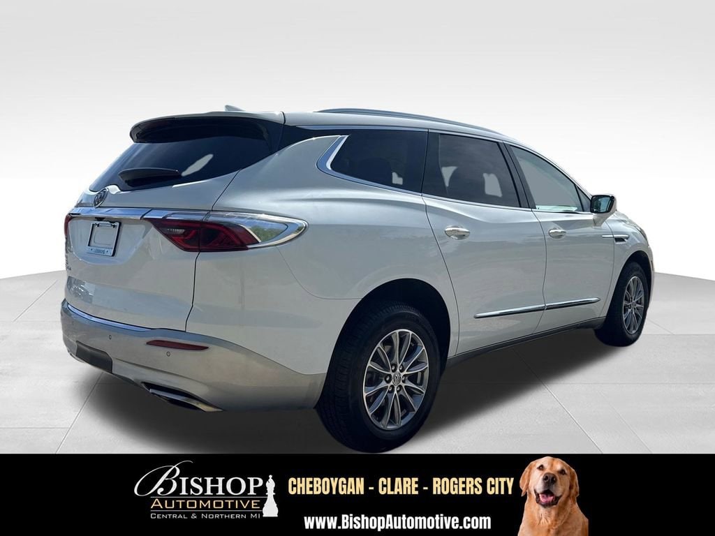 2023 Buick Enclave Essence image 11