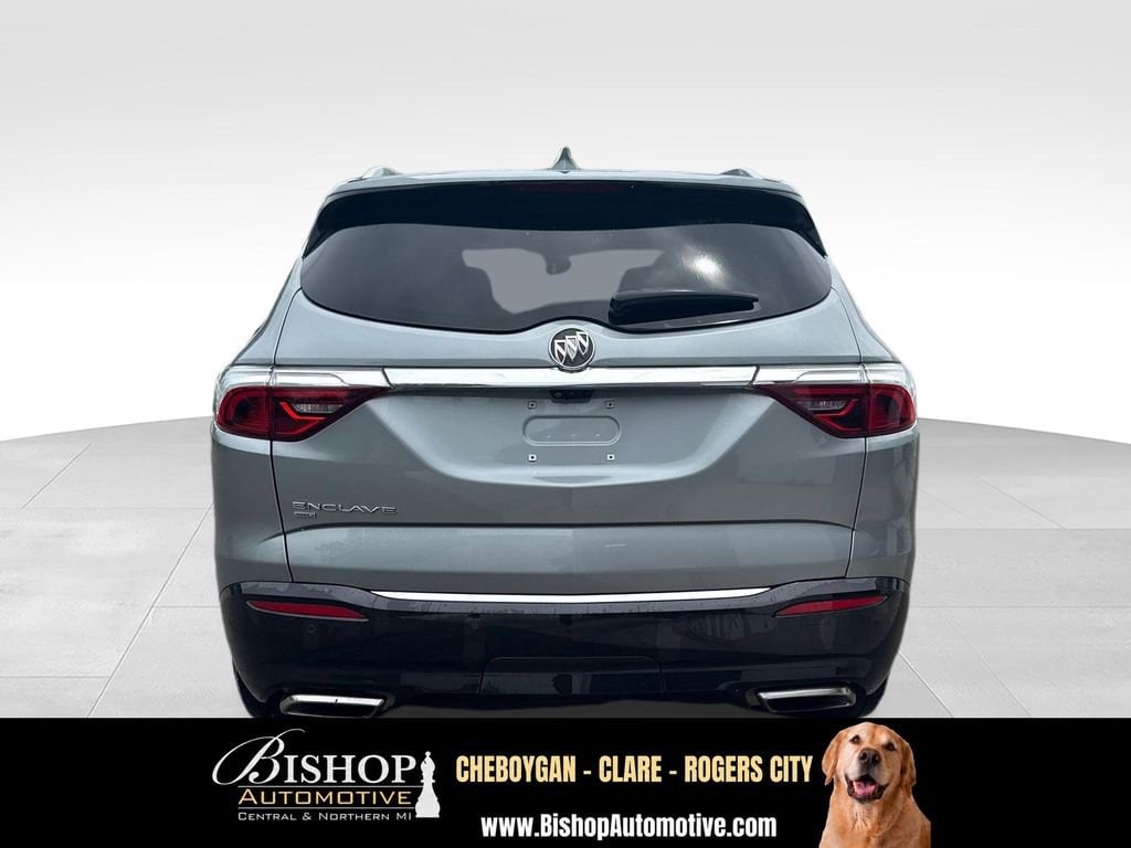 2023 Buick Enclave Essence image 11