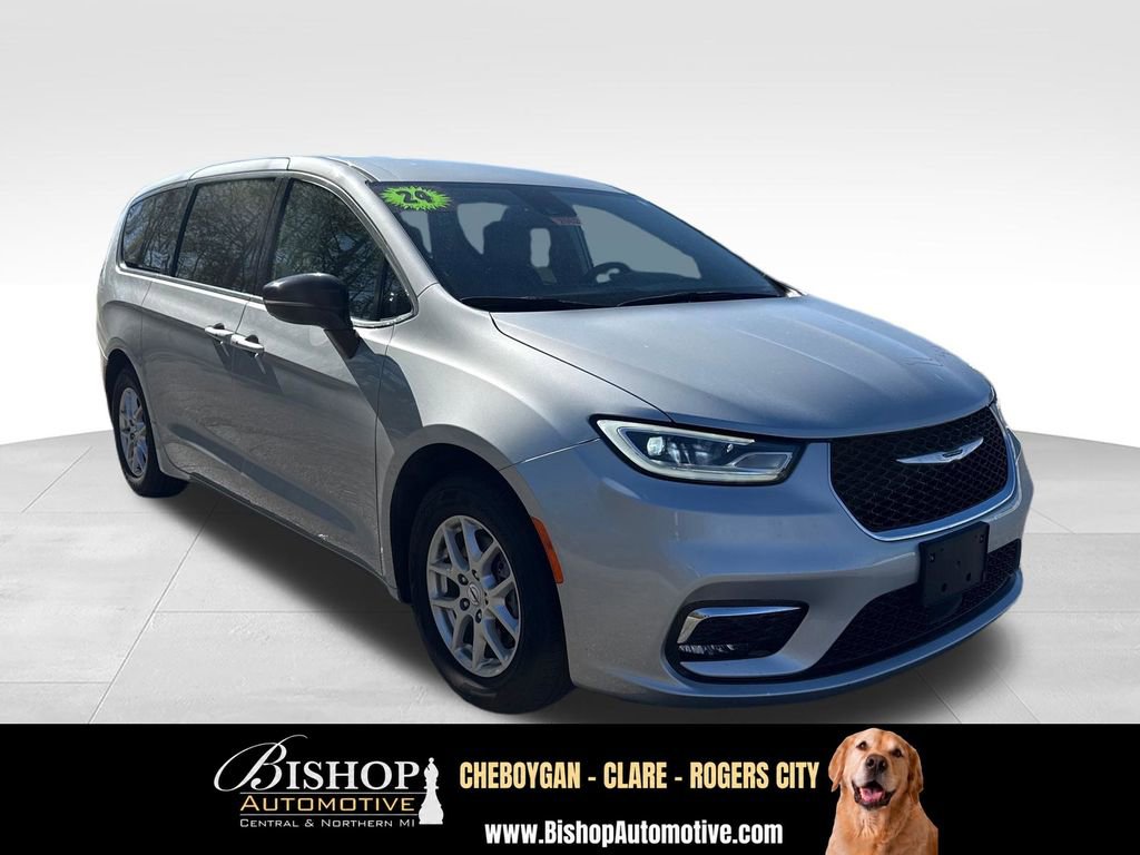 2024 Chrysler Pacifica Touring L image 14