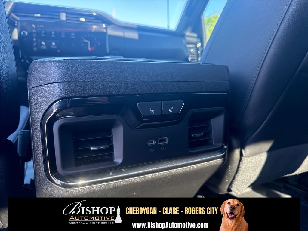 2024 GMC Sierra 2500 HD AT4 image 18