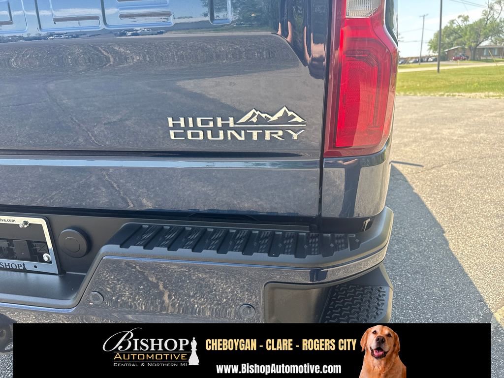 2023 Chevrolet Silverado 1500 High Country image 20