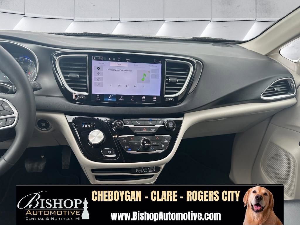 2024 Chrysler Pacifica Touring L - Photo 41