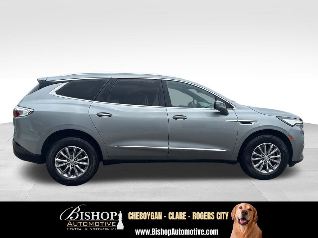 2023 Buick Enclave Essence image 13