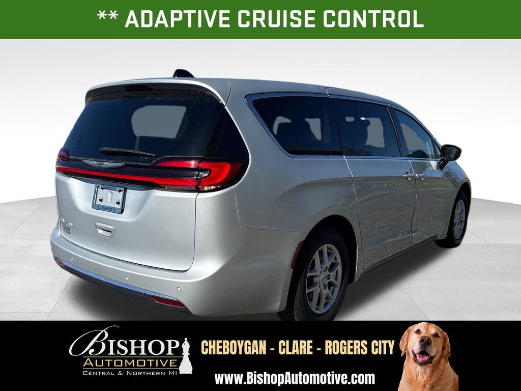 2024 Chrysler Pacifica Touring L - Photo 12