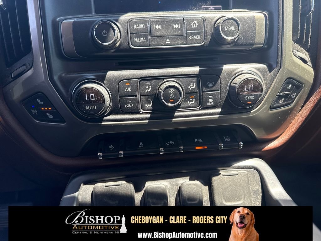 2015 Chevrolet Silverado 1500 High Country image 22