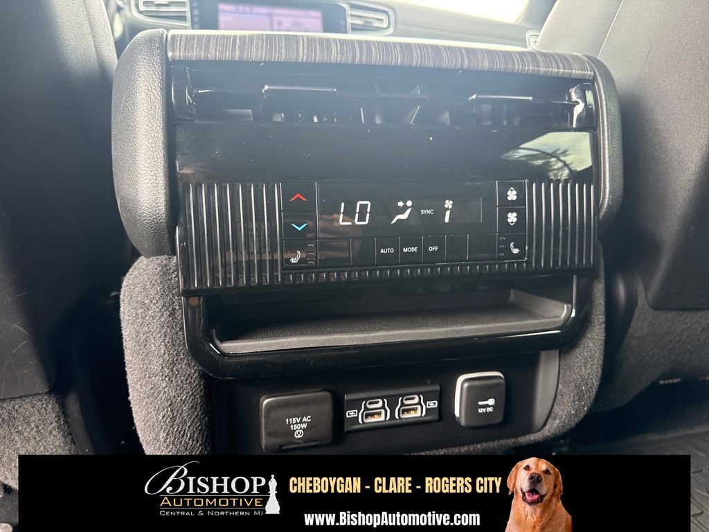2024 Jeep Wagoneer L Series II image 18